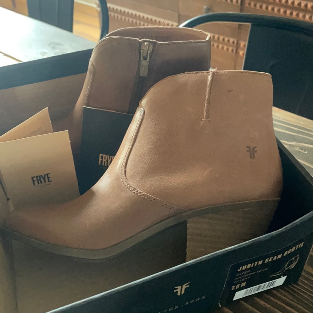 Frye Judith Seam Bootie in Wheat